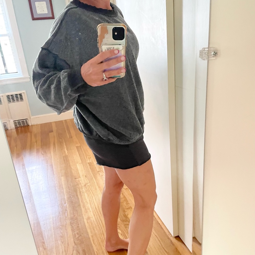 Free People Kelly Sweatshirt And Shorts Set Storm Gray - Picture 8 of 14
